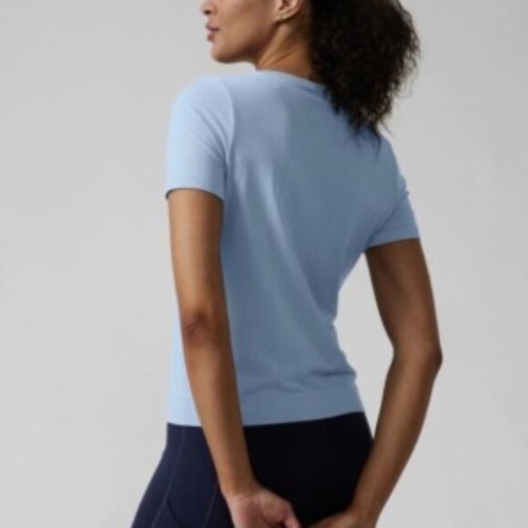Athleta In Motion Tee/Seamless - New With Tag - Picture 2 of 6